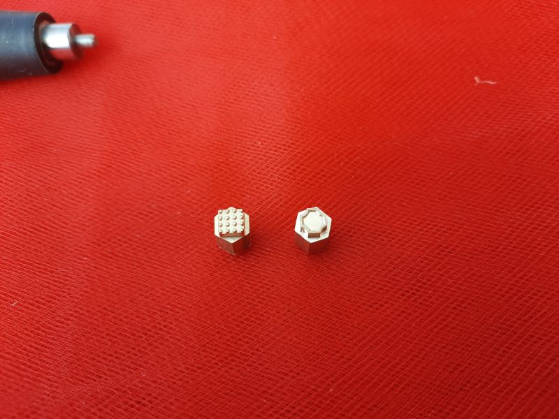 2-Locher-Set Durchmesser 6 mm quadratische Punkte / quadratische gebogene Ecken, Valchekan-Griff (17