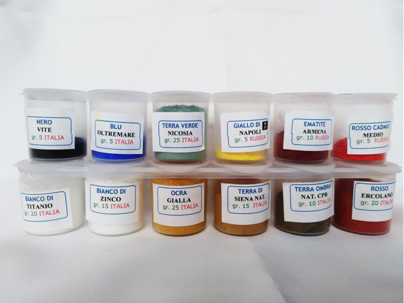 Kit base 12 pigmenti, confezionati in 2 contenitori a 6 posti