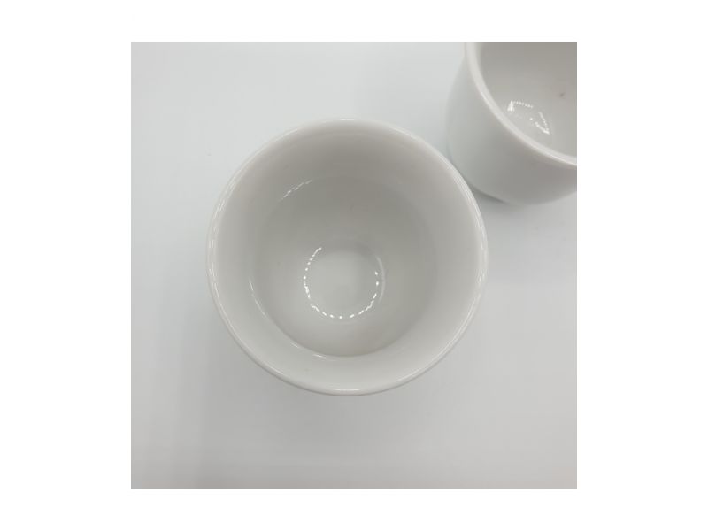 Porcelain pigment container, diam. 5cm, height 5cm